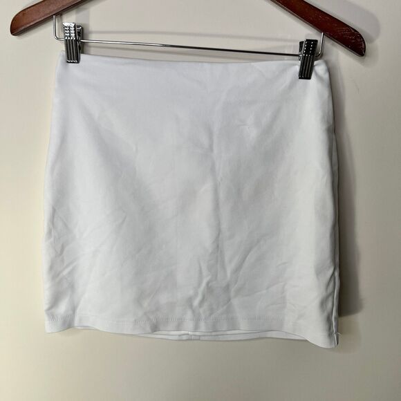 Superdown Revolve Mini Skirt Medium White Lined Cotton Blend Stretch - Picture 1 of 4